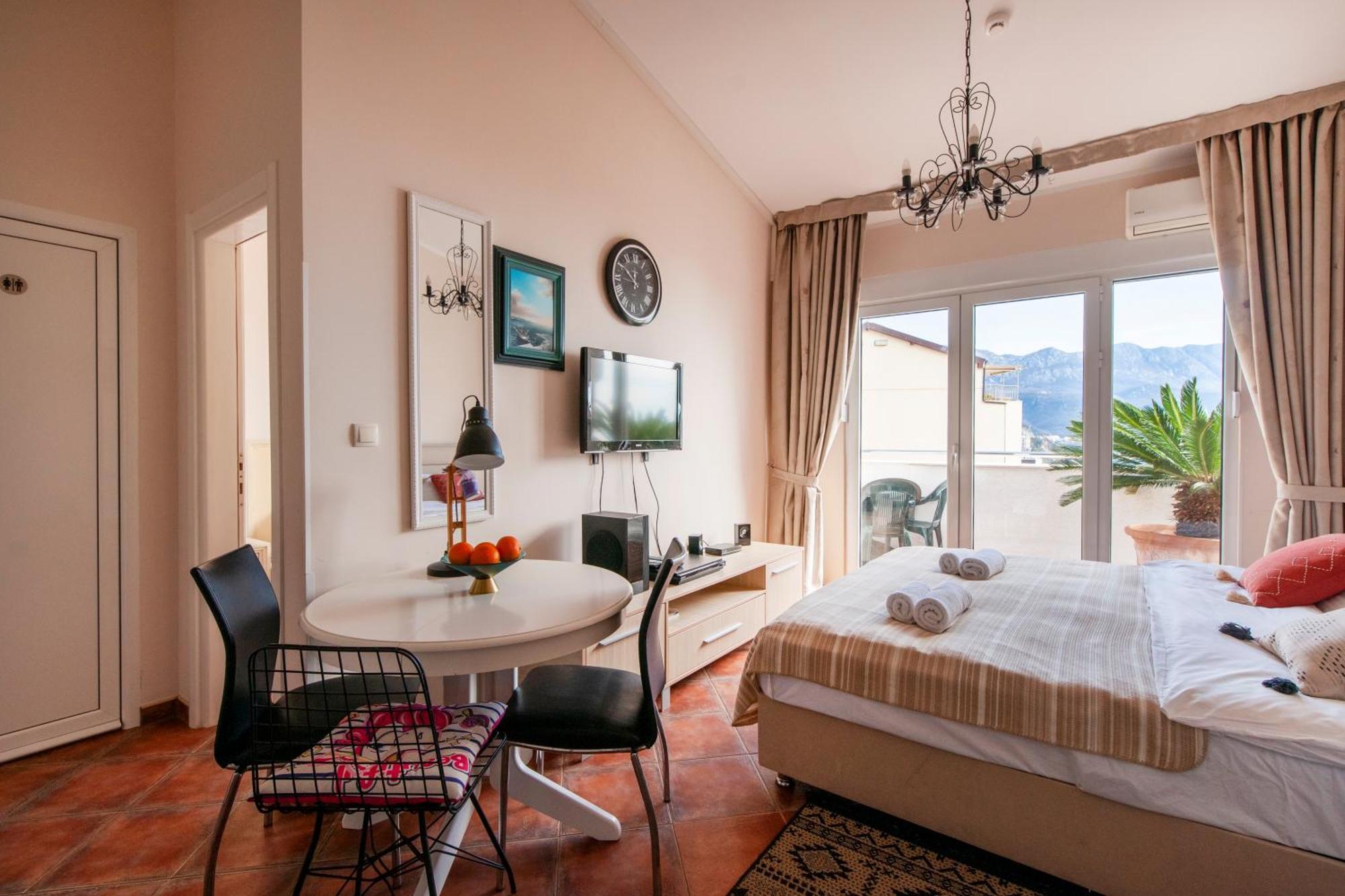 Lux M & A Apartments Budva Eksteriør billede