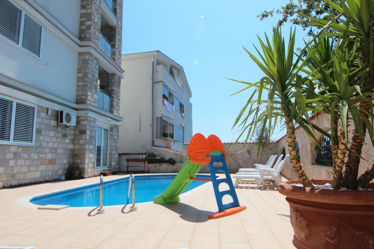 Lux M & A Apartments Budva Eksteriør billede